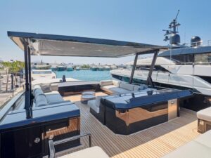 yachtImage_ext_998_27612