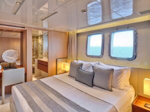 yachtImage_int_936_26484