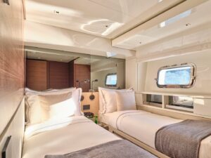 yachtImage_int_997_26715
